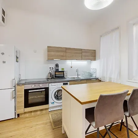 Апартаменты 1 Bedroom Stunning In