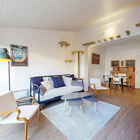 1 Bedroom Stunning In 아파트